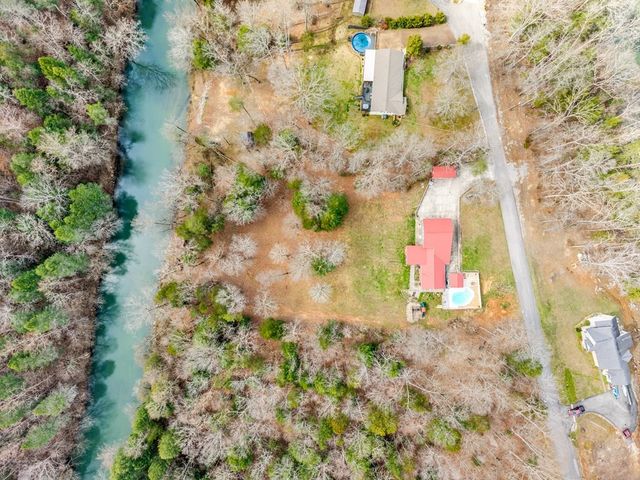 465 Winding River Ln, Sparta, TN 38583