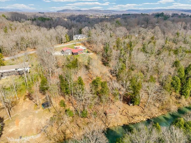 465 Winding River Ln, Sparta, TN 38583