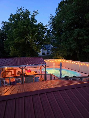 465 Winding River Ln, Sparta, TN 38583