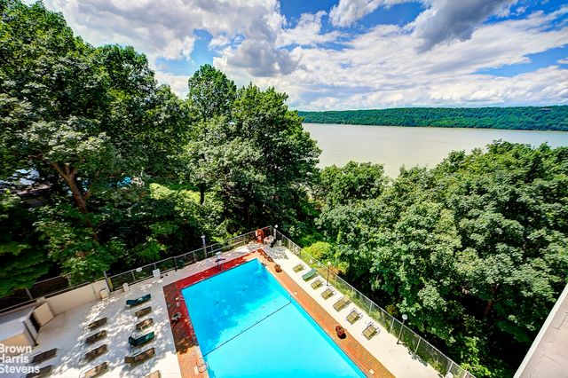 2621 Palisade Ave Apt 1G, New York City, NY 10463