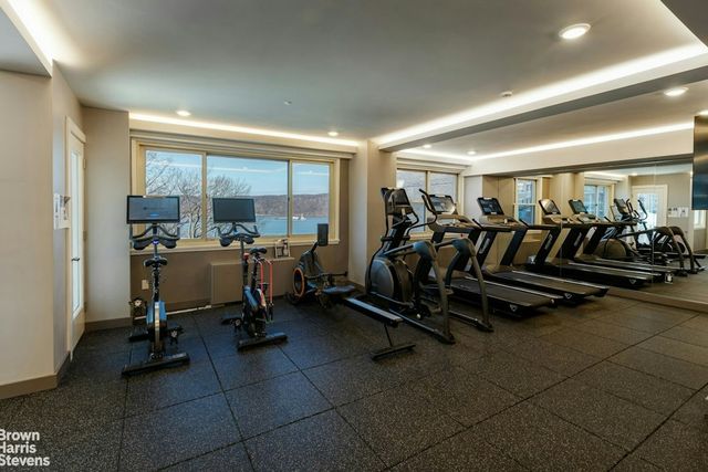 2621 Palisade Ave Apt 1G, New York City, NY 10463