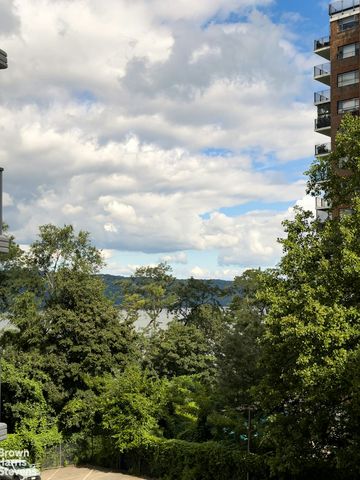 2621 Palisade Ave Apt 1G, New York City, NY 10463