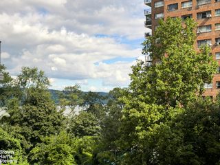 2621 Palisade Ave Apt 1G, New York City, NY 10463