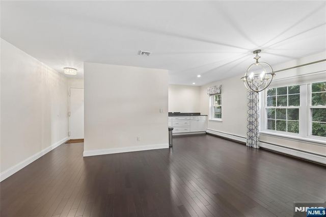 364 Ridgewood Avenue 3, Ridgewood, NJ 07450