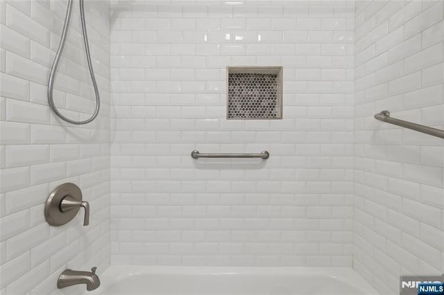 364 Ridgewood Avenue 3, Ridgewood, NJ 07450