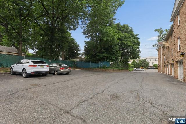 364 Ridgewood Avenue 3, Ridgewood, NJ 07450