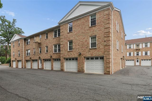 364 Ridgewood Avenue 3, Ridgewood, NJ 07450