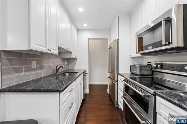 364 Ridgewood Avenue 3, Ridgewood, NJ 07450