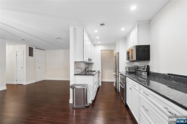 364 Ridgewood Avenue 3, Ridgewood, NJ 07450