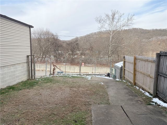 247 Sherman Avenue, Vandergrift, PA 15690