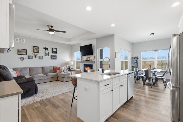 812 Old Mill Lane, Solon, IA 52333