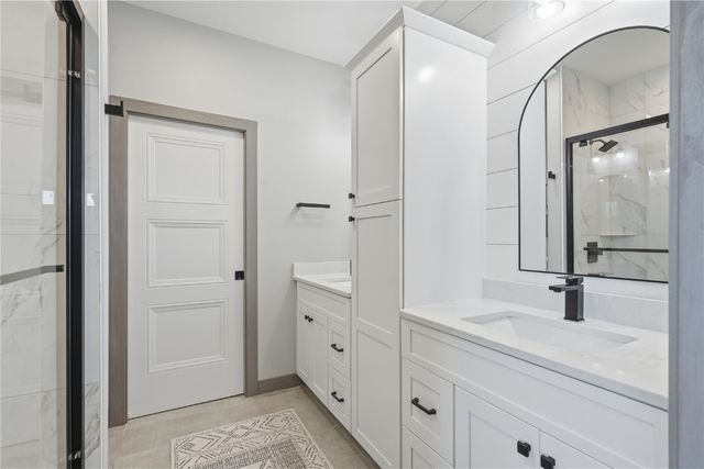 812 Old Mill Lane, Solon, IA 52333