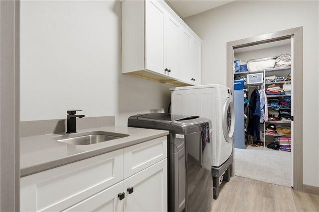 812 Old Mill Lane, Solon, IA 52333