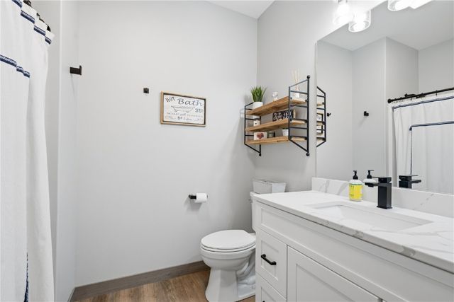 812 Old Mill Lane, Solon, IA 52333