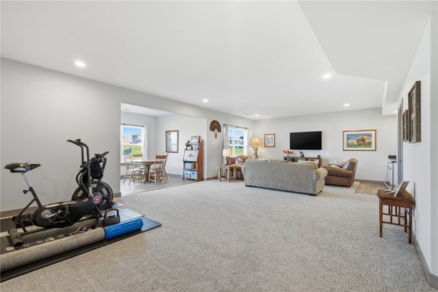 812 Old Mill Lane, Solon, IA 52333