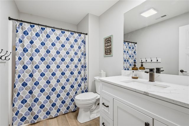 812 Old Mill Lane, Solon, IA 52333