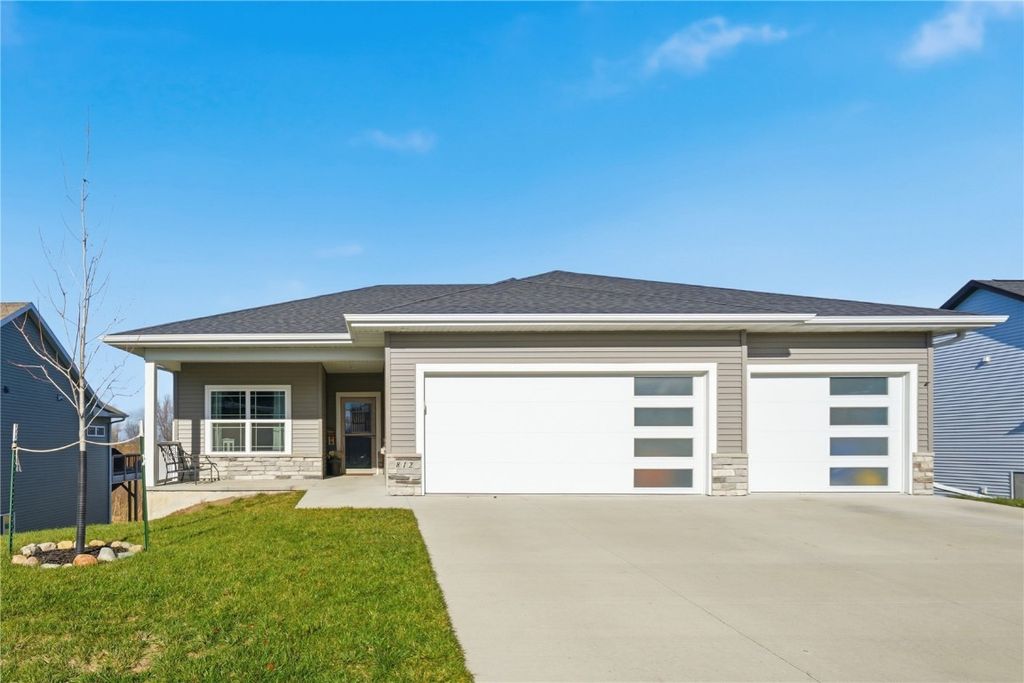 812 Old Mill Lane, Solon, IA 52333