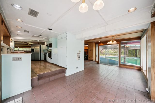 7201 E 576 Road, Catoosa, OK 74015