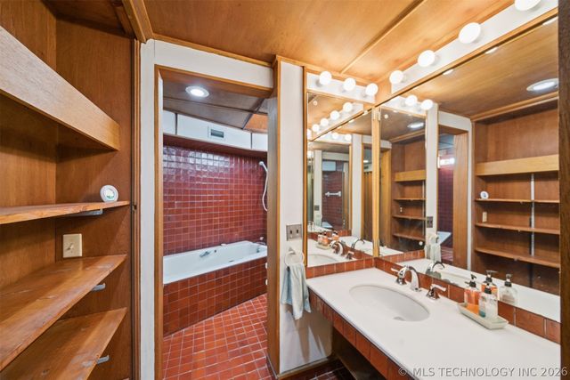 7201 E 576 Road, Catoosa, OK 74015