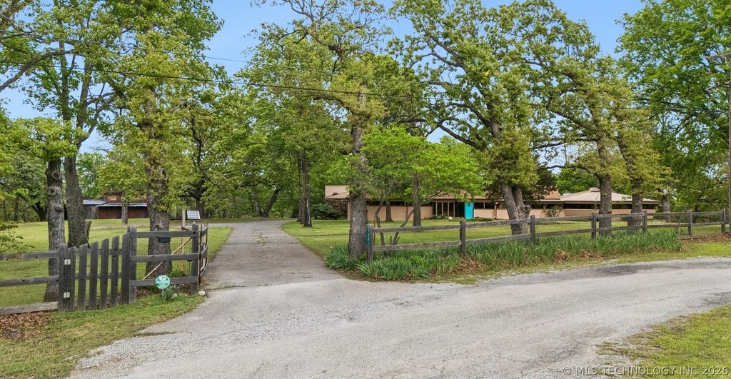 7201 E 576 Road, Catoosa, OK 74015