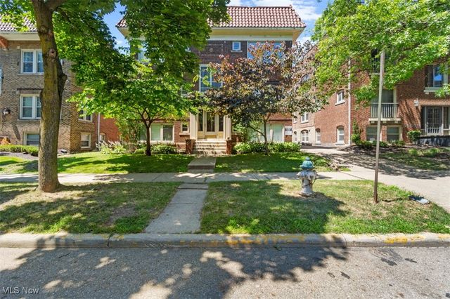 2759 Hampshire Road 3, Cleveland Heights, OH 44106