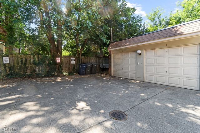 2759 Hampshire Road 3, Cleveland Heights, OH 44106