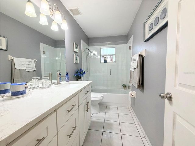 6904 N HIMES AVENUE, Tampa, FL 33614