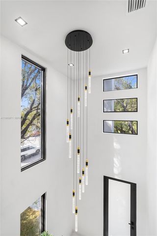 1644 NW 8th Ter, Miami, FL 33125