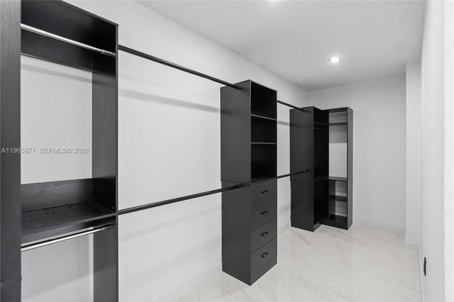 1644 NW 8th Ter, Miami, FL 33125