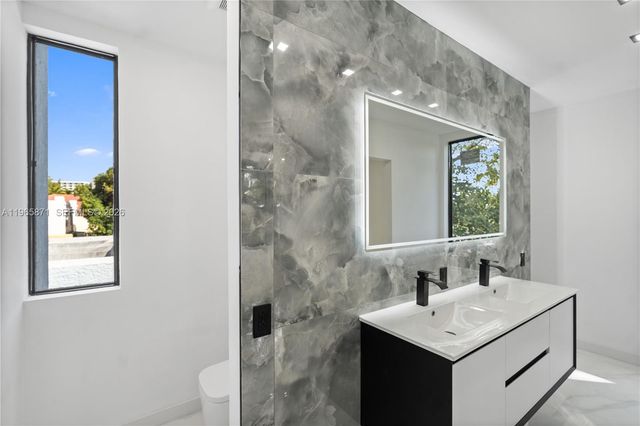 1644 NW 8th Ter, Miami, FL 33125