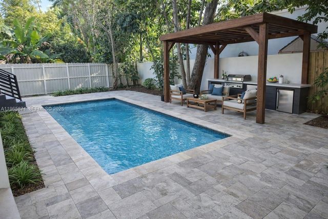 1644 NW 8th Ter, Miami, FL 33125