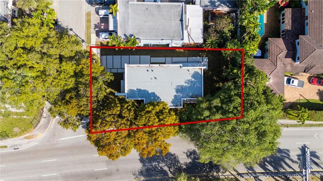 1644 NW 8th Ter, Miami, FL 33125