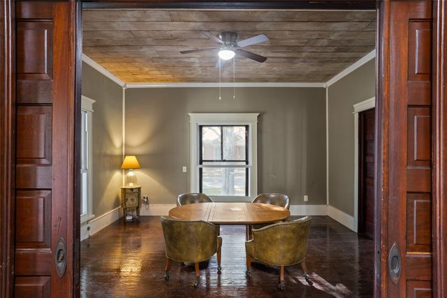 701 E Main St, Whitesboro, TX 76273