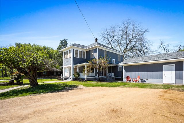 701 E Main St, Whitesboro, TX 76273