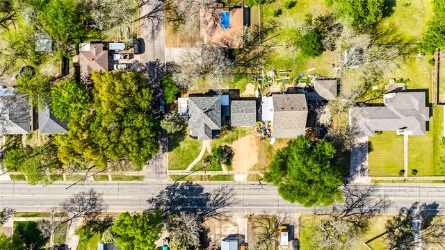 701 E Main St, Whitesboro, TX 76273