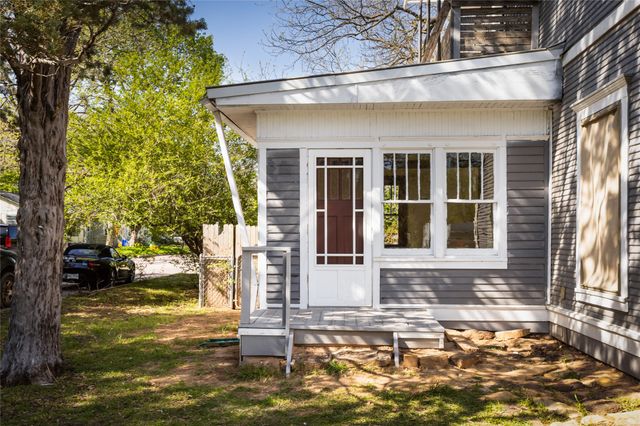 701 E Main St, Whitesboro, TX 76273