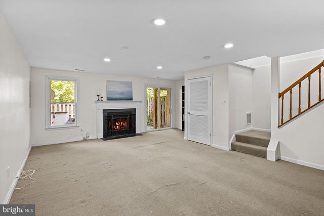 7238 LENSFIELD CT, Alexandria, VA 22315