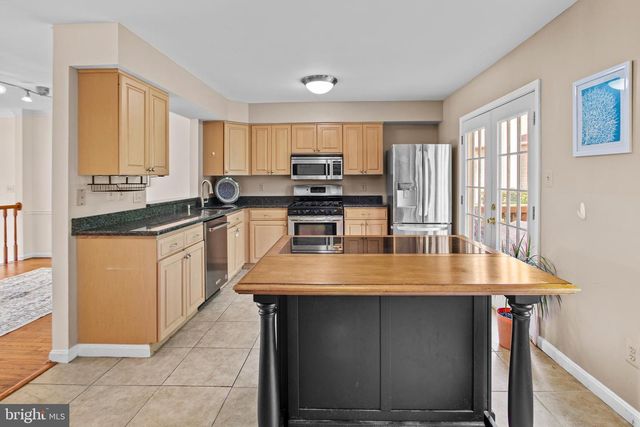 7238 LENSFIELD CT, Alexandria, VA 22315