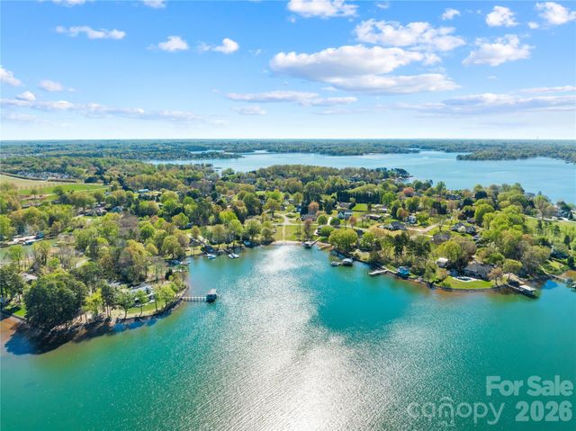126 Aqua Drive 4, Mooresville, NC 28117