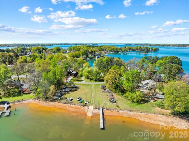 126 Aqua Drive 4, Mooresville, NC 28117