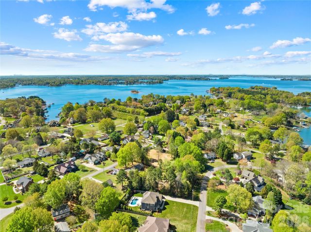 126 Aqua Drive 4, Mooresville, NC 28117