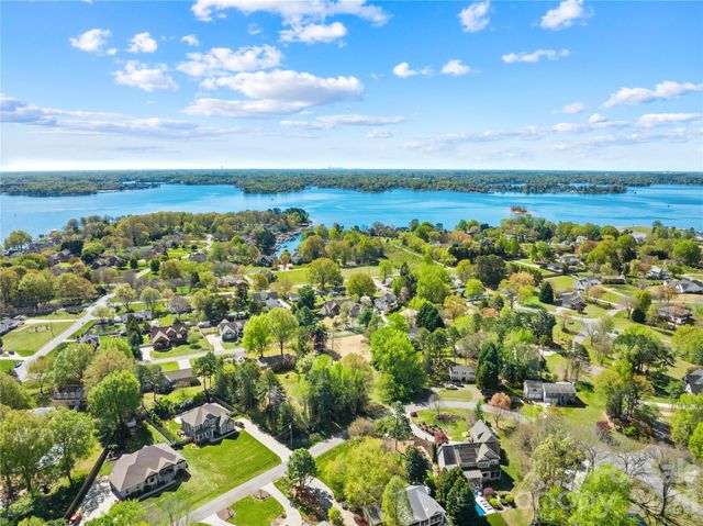 126 Aqua Drive 4, Mooresville, NC 28117