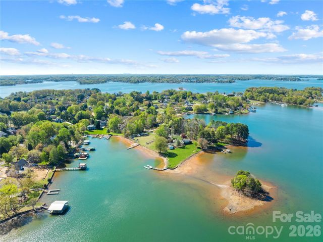 126 Aqua Drive 4, Mooresville, NC 28117