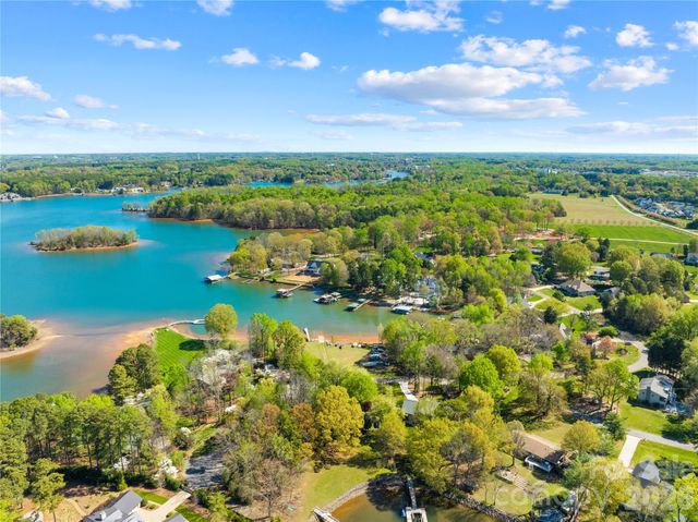 126 Aqua Drive 4, Mooresville, NC 28117