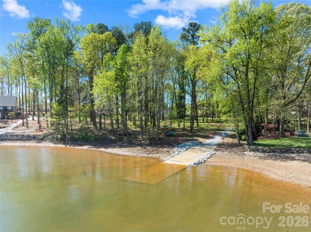 126 Aqua Drive 4, Mooresville, NC 28117