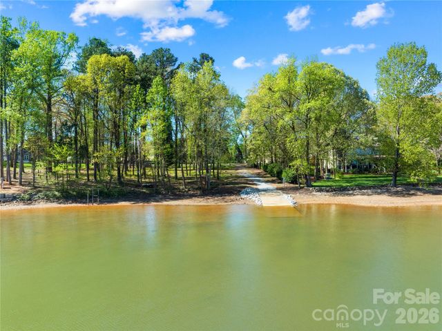 126 Aqua Drive 4, Mooresville, NC 28117