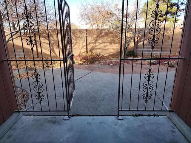 9335 Admiral Lowell Place NE, Albuquerque, NM 87111