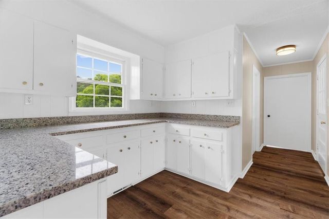 687 Johnson Lake Road SE, Adairsville, GA 30103
