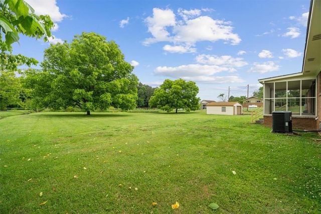 687 Johnson Lake Road SE, Adairsville, GA 30103
