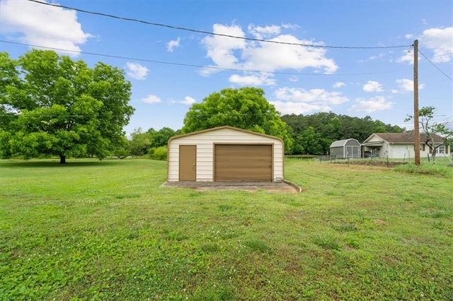 687 Johnson Lake Road SE, Adairsville, GA 30103
